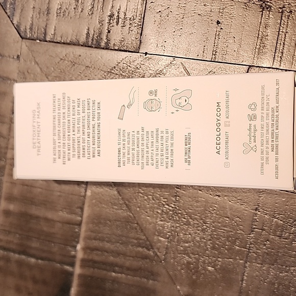 Aceology Detoxifying Treatment Mask - Picture 4 of 4